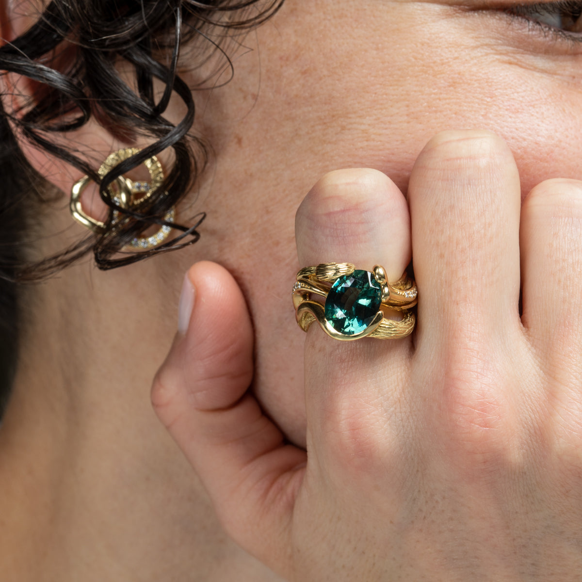 Green Sapphire Vine Ring
