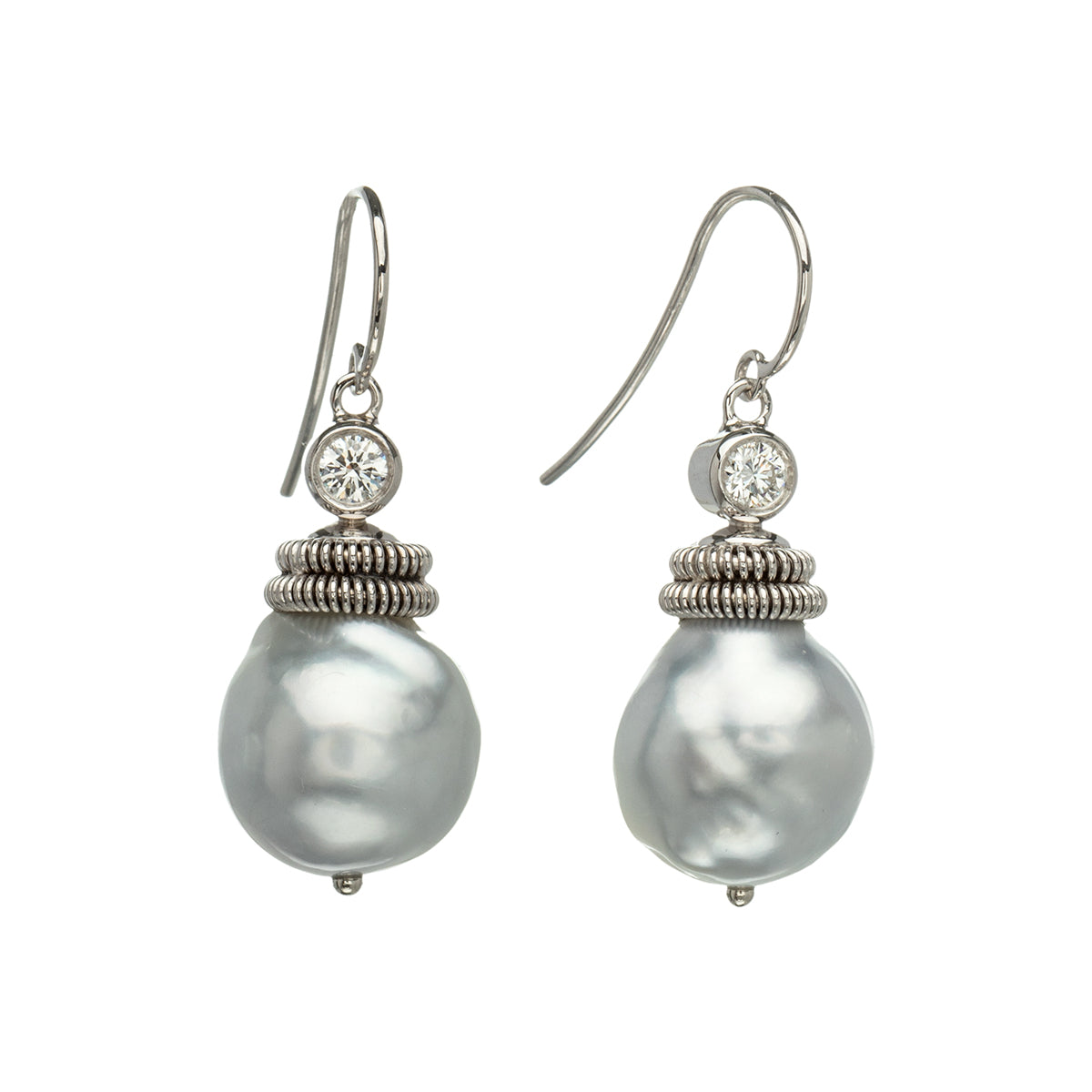 Boucles d’oreilles en Serpentine, Perles et Diamants