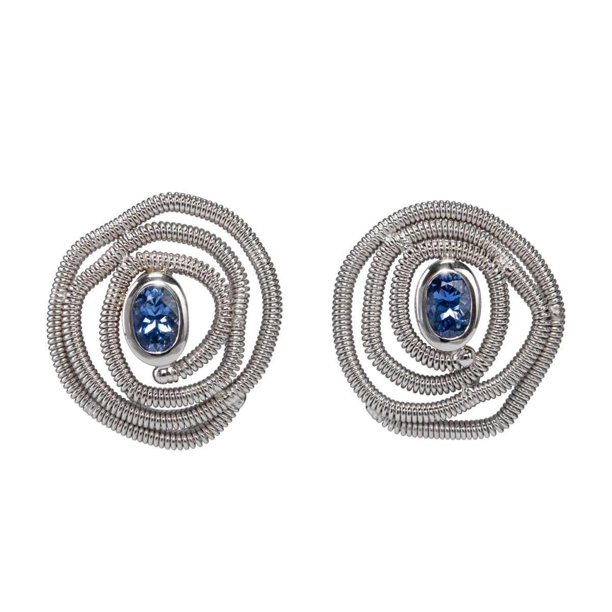 Boucles d’oreilles Serpentine en Rosette et Saphirs