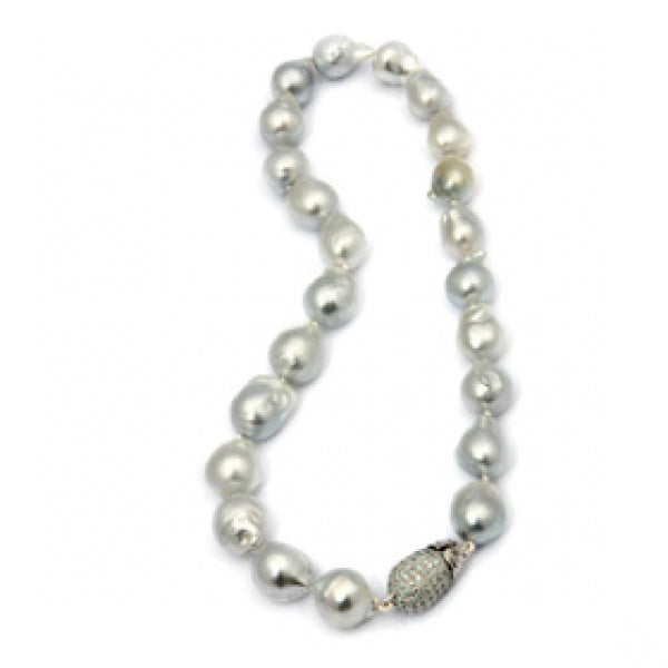 Pearl Necklace with Diamond Clasp